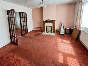 Lounge- click for photo gallery